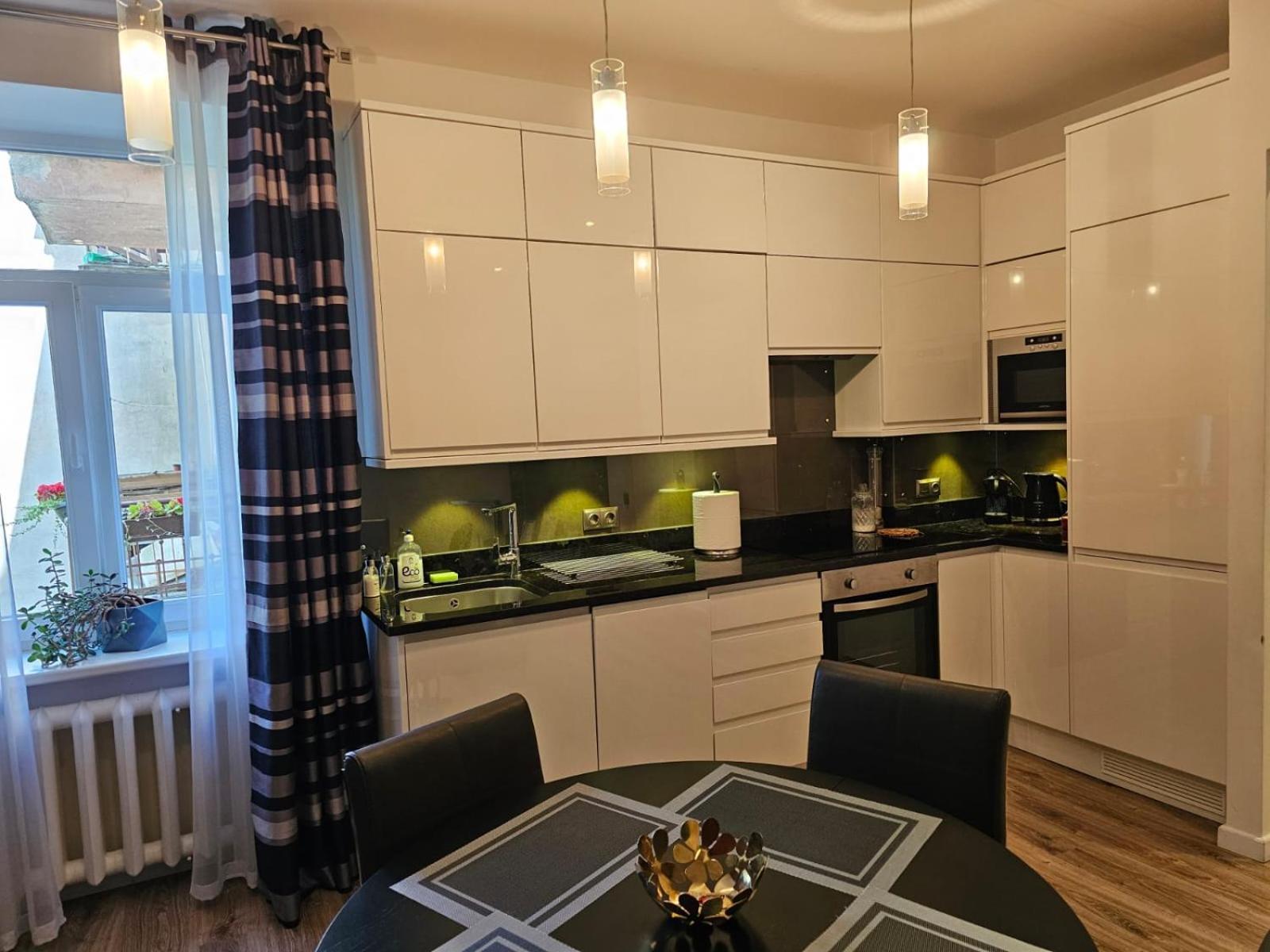 Modern 2 Bedroom Apartment In The City Centre 里加 外观 照片