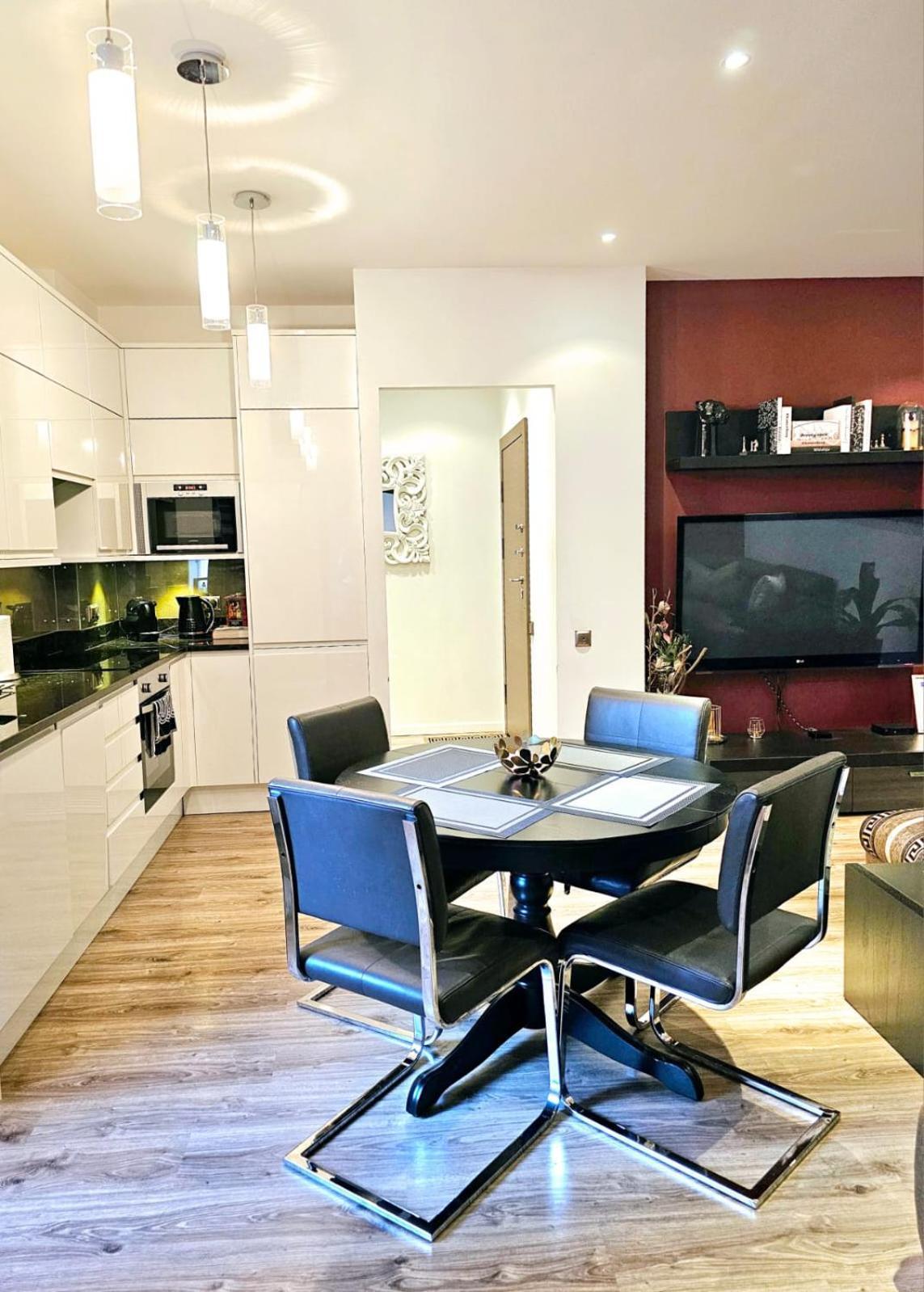 Modern 2 Bedroom Apartment In The City Centre 里加 外观 照片